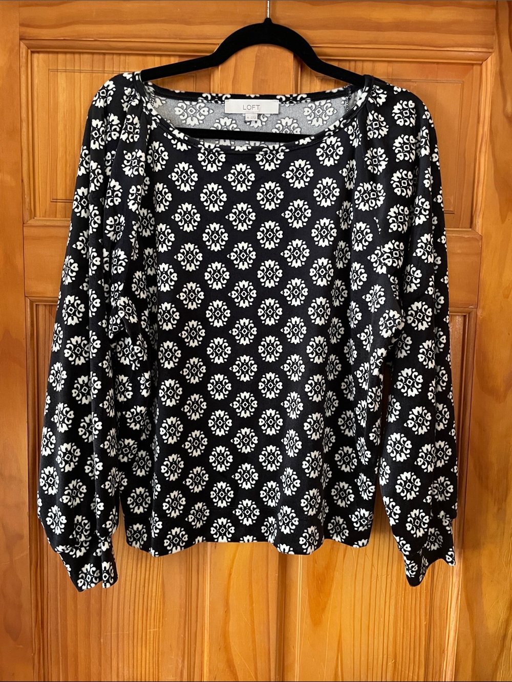 LOFT Black and White Geometric Print Long Sleeve Top